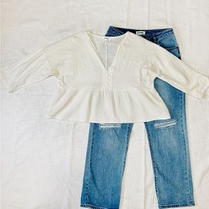 Hashttag in Trend White Long Sleeve V Neck Babydoll Blouse - Women's size Medium